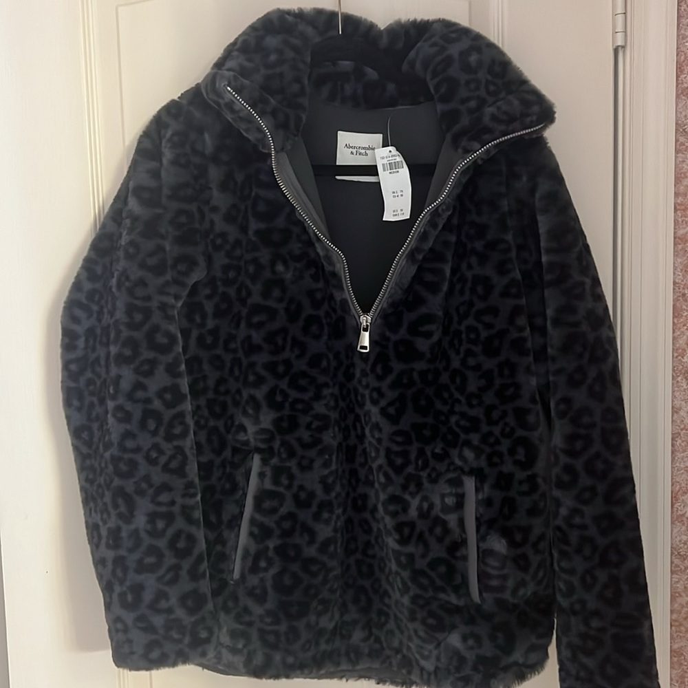 Abercrombie & Fitch NWT Black Fluffy Cheetah/Animal Print Quarter Zip Fleece